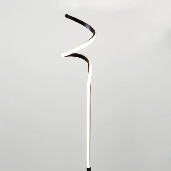 Floor Lamp Chipper LED BLK